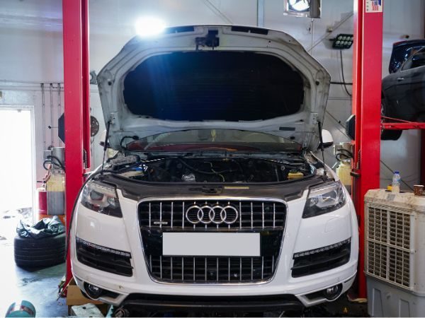 Audi-Transmission-Fluid-Change-600x450