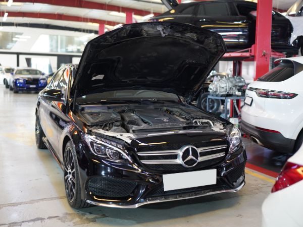 Mercedes-Fluid-Leak-Repairs-600x450