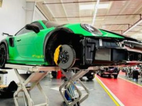 Porsche-wheel-rim-and-brakes-service-250x250