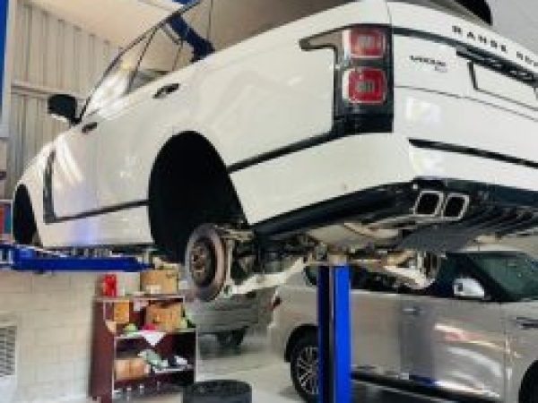Range-Rover-brakes-repair-dubai-250x250
