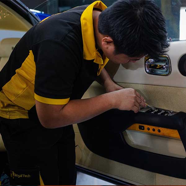 Luxury-Car-Door-Leather-Repair
