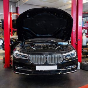 Engine Oil Change Service in Dubai-min Engine Oil Change Service in Dubai-min